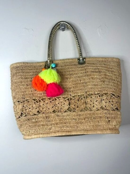 Lilly Pulitzer Handbags - Lilly Pulitzer RIVIERA Woven Straw Tote Bag Rolled Gold Handles & Tassel Charm